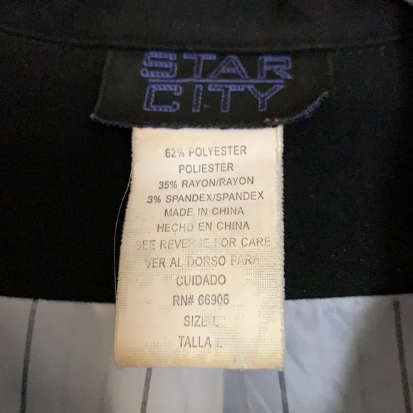 🚨SOLD ELSEWHERE!🚨Lightweight Button Tab Jacket - Picture 4 of 6